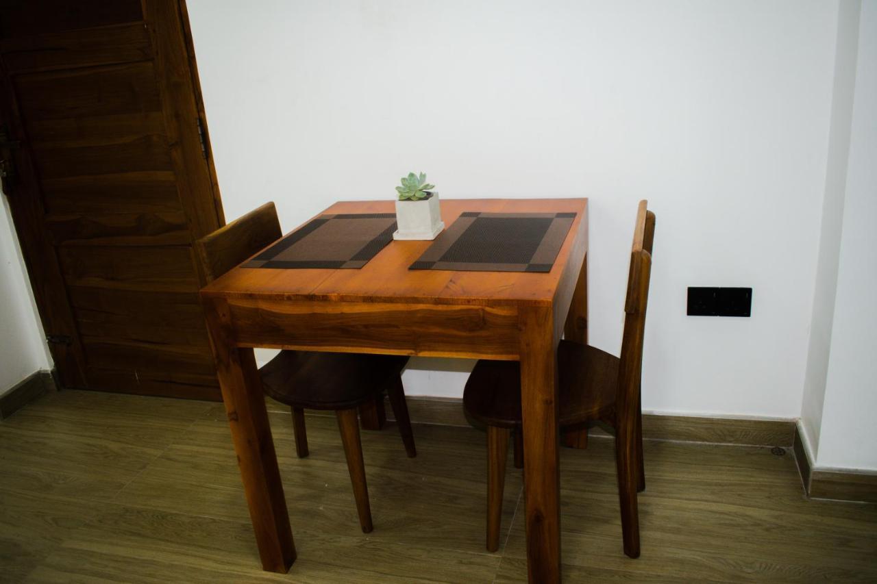 Serene Home Канди Екстериор снимка